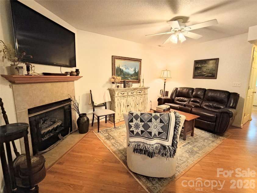 102 Park Lane, Black Mountain, NC 28711.  MLS# CAR4422316, YatesRealty ID 49320. 