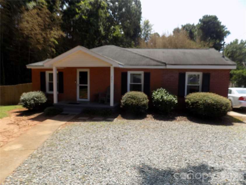 201 Horsley Avenue, Belmont, NC 28012.  MLS# CAR4422333, YatesRealty ID 49321. Front