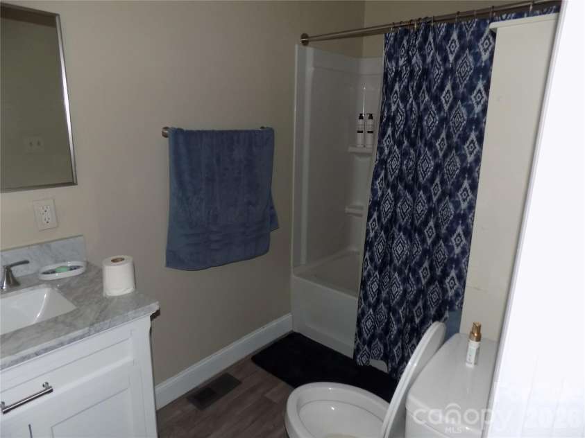 201 Horsley Avenue, Belmont, NC 28012.  MLS# CAR4422333, YatesRealty ID 49321. Full Bath