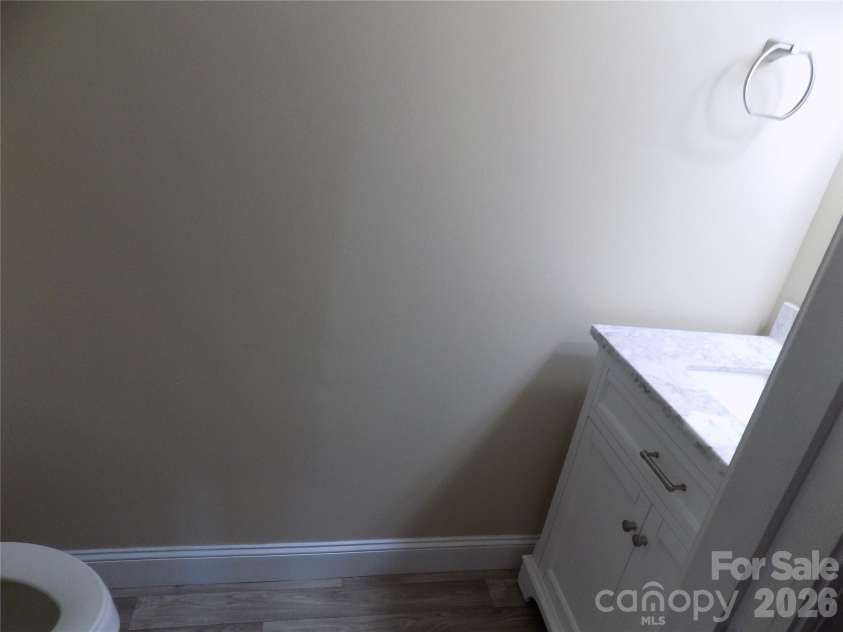 201 Horsley Avenue, Belmont, NC 28012.  MLS# CAR4422333, YatesRealty ID 49321. Half Bath