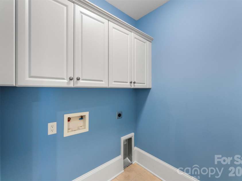 8928 Heydon Hall Circle, Charlotte, NC 28210.  MLS# CAR4297775, YatesRealty ID 49323. First Floor Laundry Room