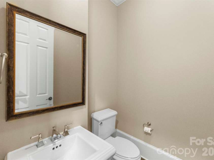 8928 Heydon Hall Circle, Charlotte, NC 28210.  MLS# CAR4297775, YatesRealty ID 49323. Powder room