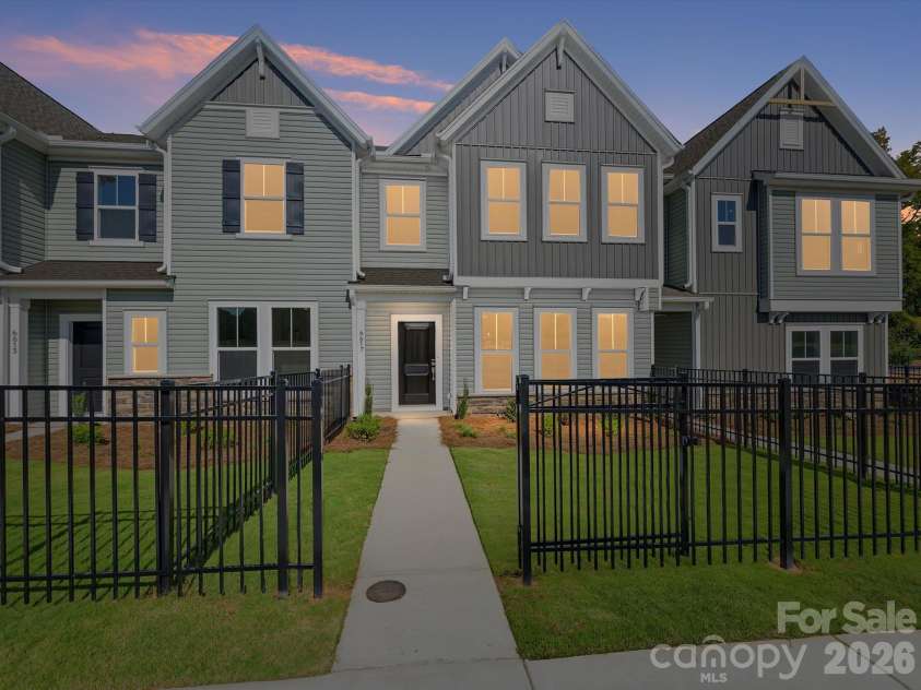 6617 Fire Lily Lane, Charlotte, NC 28216.  MLS# CAR4422331, YatesRealty ID 49324. Fenced in Front Yard for Privacy and Security