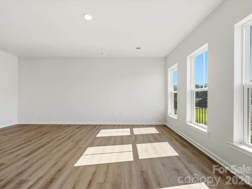 6617 Fire Lily Lane, Charlotte, NC 28216.  MLS# CAR4422331, YatesRealty ID 49324. Spacious Living Room, Great for Entertaining