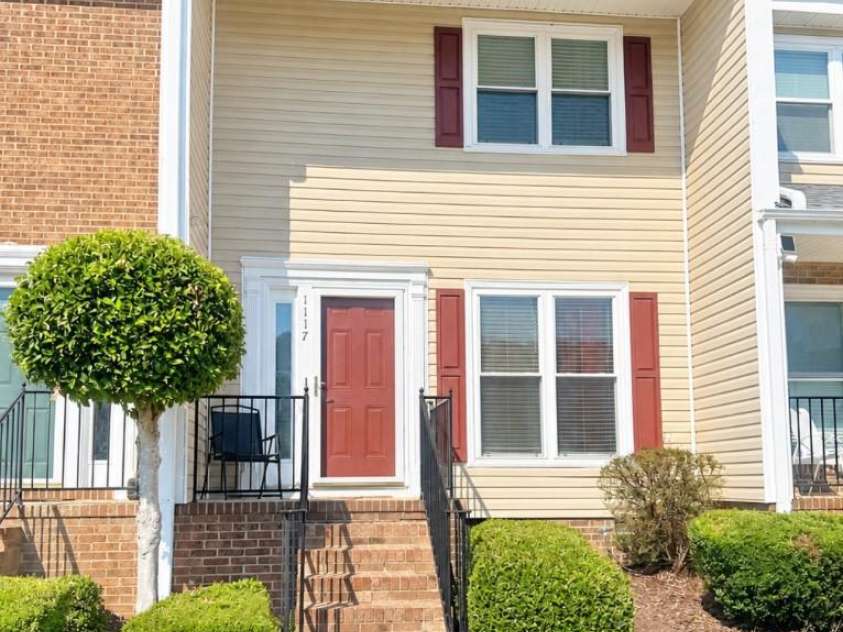 1117 Surry Lane, Gastonia, NC 28054.  MLS# CAR4422253, YatesRealty ID 49325. 