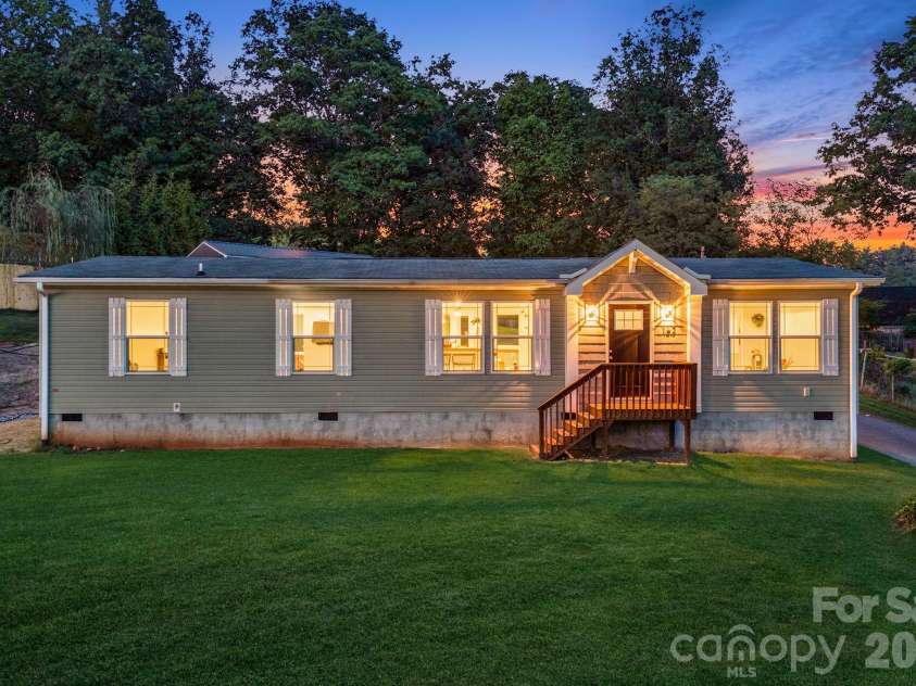 162 Phillips Valley Road, Mars Hill, NC 28754.  MLS# CAR4417613, YatesRealty ID 49327. 