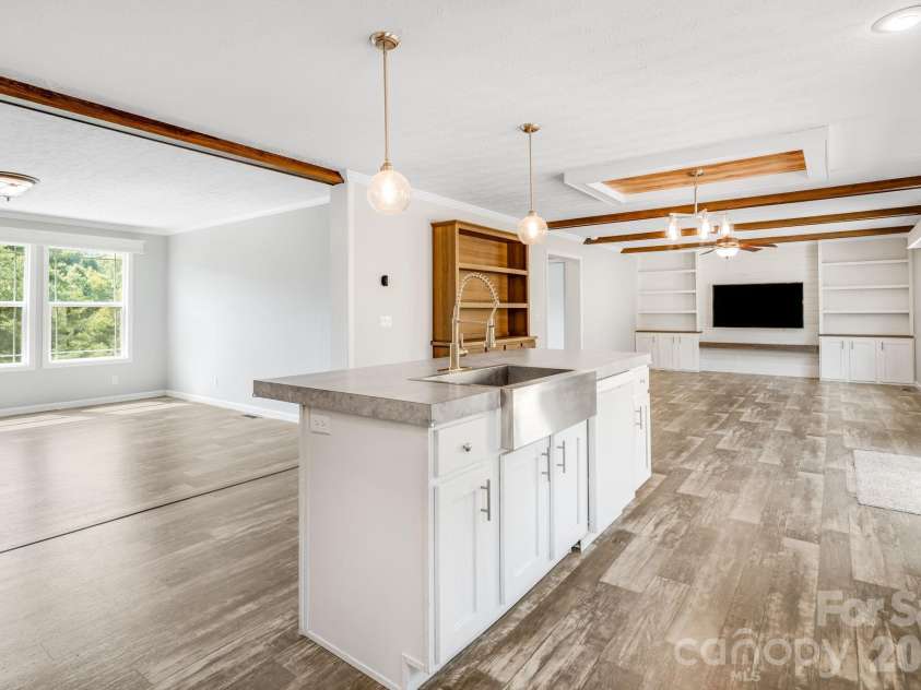 162 Phillips Valley Road, Mars Hill, NC 28754.  MLS# CAR4417613, YatesRealty ID 49327. 
