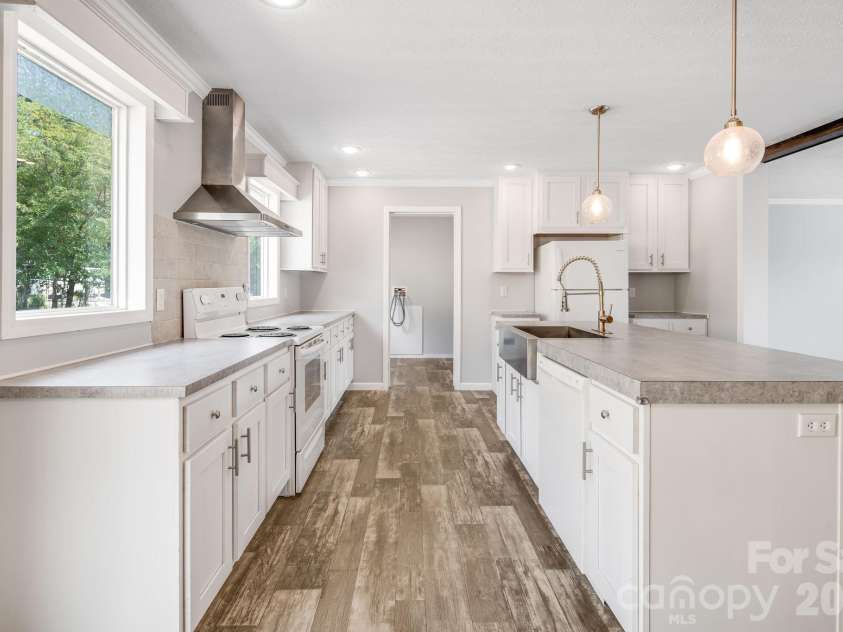 162 Phillips Valley Road, Mars Hill, NC 28754.  MLS# CAR4417613, YatesRealty ID 49327. 