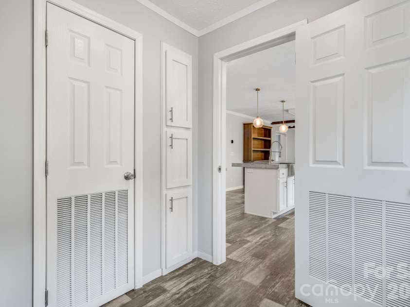 162 Phillips Valley Road, Mars Hill, NC 28754.  MLS# CAR4417613, YatesRealty ID 49327. 