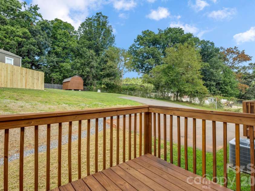 162 Phillips Valley Road, Mars Hill, NC 28754.  MLS# CAR4417613, YatesRealty ID 49327. 