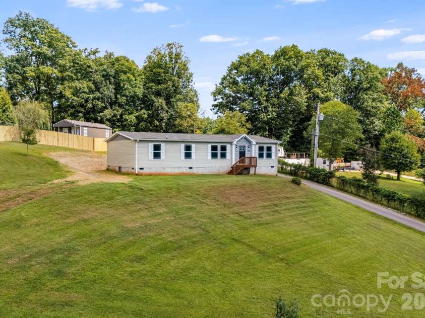 162 Phillips Valley Road, Mars Hill, NC 28754.  MLS# CAR4417613, YatesRealty ID 49327. 