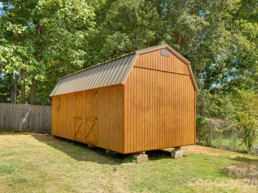 162 Phillips Valley Road, Mars Hill, NC 28754.  MLS# CAR4417613, YatesRealty ID 49327. 