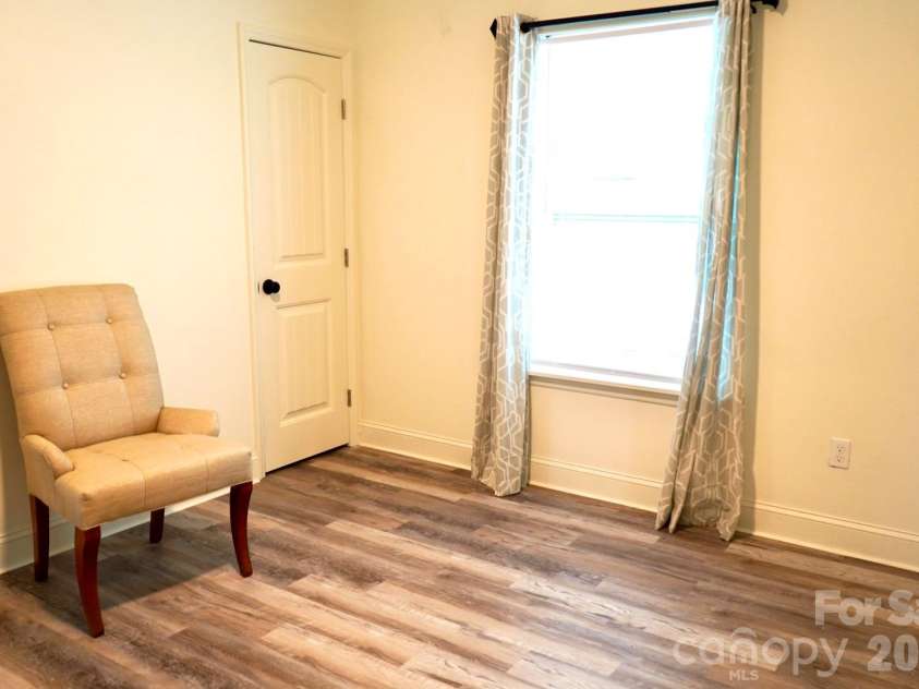 302 Cedar Street, Lancaster, SC 29720.  MLS# CAR4422336, YatesRealty ID 49328. 