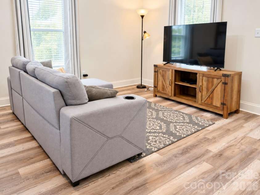 302 Cedar Street, Lancaster, SC 29720.  MLS# CAR4422336, YatesRealty ID 49328. 
