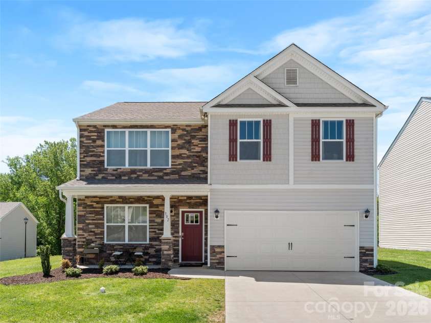 302 woodnettle Lane, Arden, NC 28704.  MLS# CAR4421462, YatesRealty ID 49330. 