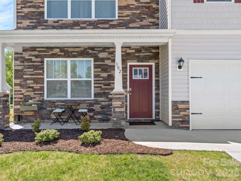 302 woodnettle Lane, Arden, NC 28704.  MLS# CAR4421462, YatesRealty ID 49330. 