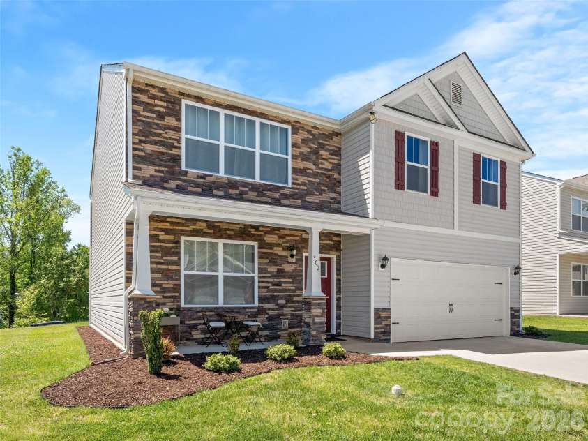 302 woodnettle Lane, Arden, NC 28704.  MLS# CAR4421462, YatesRealty ID 49330. 