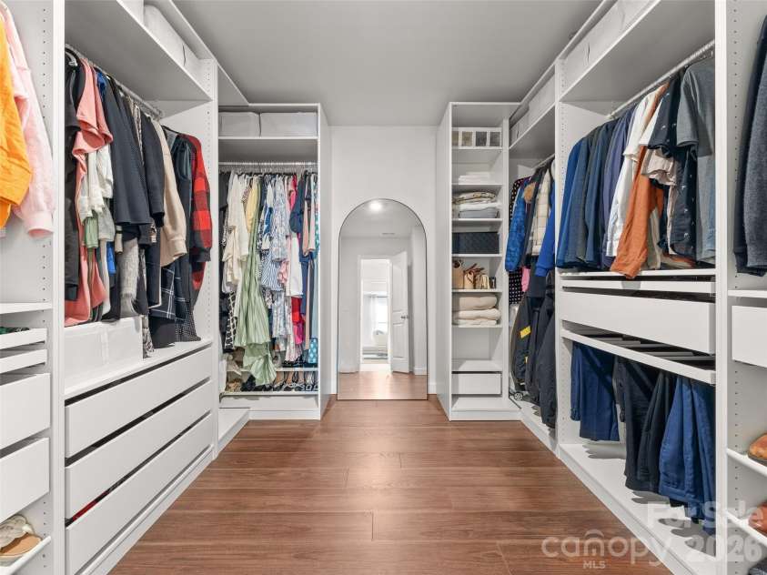 302 woodnettle Lane, Arden, NC 28704.  MLS# CAR4421462, YatesRealty ID 49330. Master closet