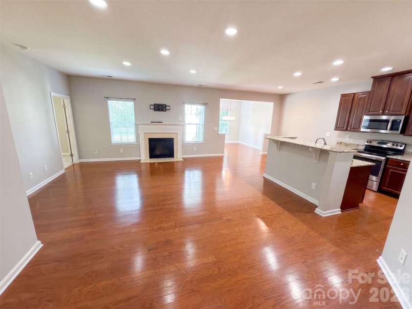 1006 Oakmere Road, Waxhaw, NC 28173.  MLS# CAR4422374, YatesRealty ID 49332. 