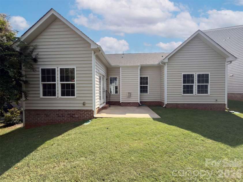 1006 Oakmere Road, Waxhaw, NC 28173.  MLS# CAR4422374, YatesRealty ID 49332. 