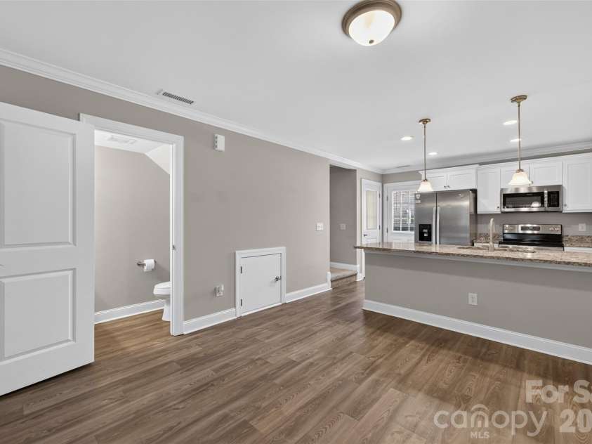 3919 Hemingway Drive, Hickory, NC 28601.  MLS# CAR4420022, YatesRealty ID 49333. 