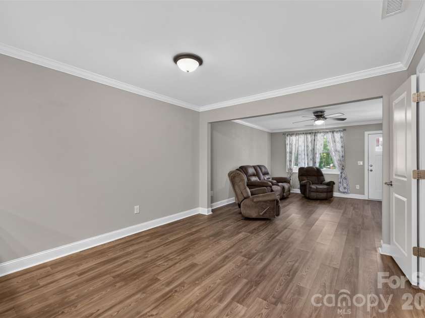 3919 Hemingway Drive, Hickory, NC 28601.  MLS# CAR4420022, YatesRealty ID 49333. 