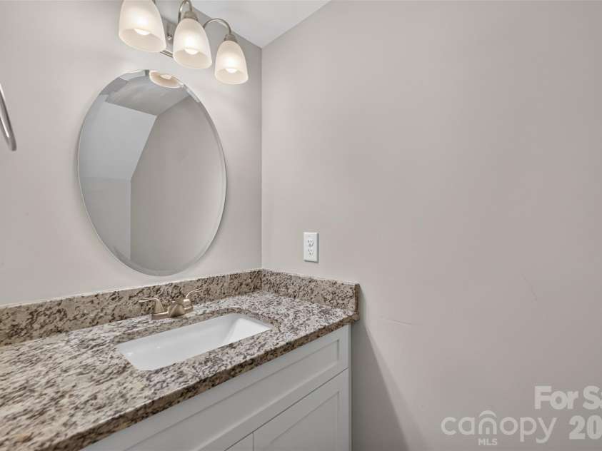 3919 Hemingway Drive, Hickory, NC 28601.  MLS# CAR4420022, YatesRealty ID 49333. 