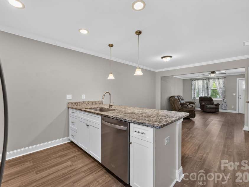 3919 Hemingway Drive, Hickory, NC 28601.  MLS# CAR4420022, YatesRealty ID 49333. 