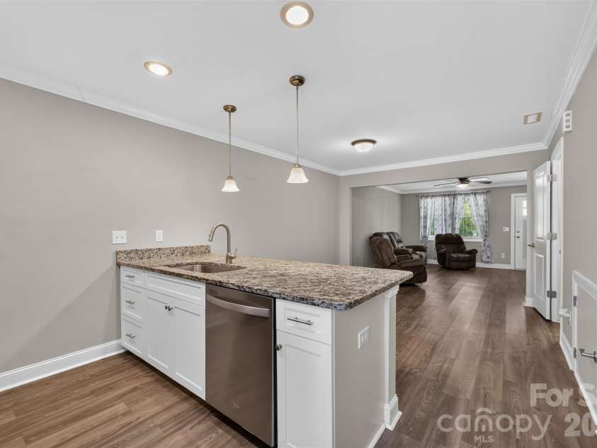 3919 Hemingway Drive, Hickory, NC 28601.  MLS# CAR4420022, YatesRealty ID 49333. 