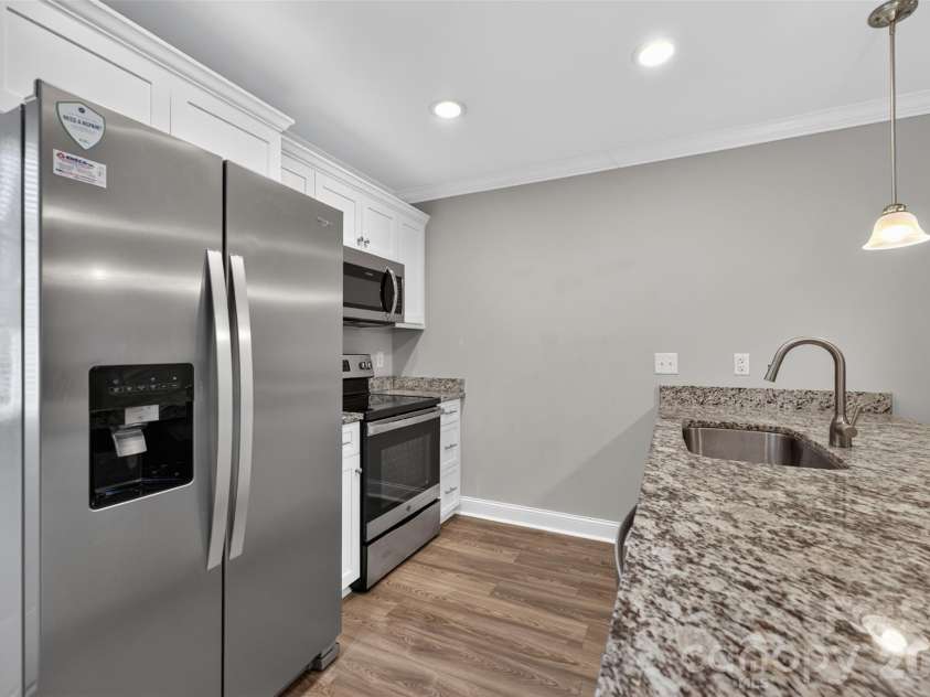 3919 Hemingway Drive, Hickory, NC 28601.  MLS# CAR4420022, YatesRealty ID 49333. 