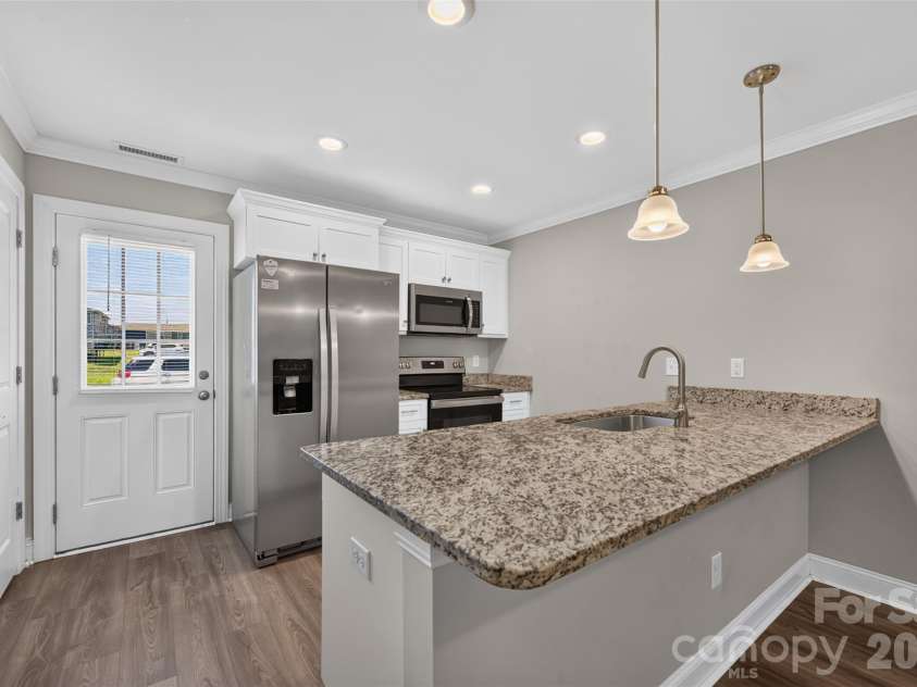 3919 Hemingway Drive, Hickory, NC 28601.  MLS# CAR4420022, YatesRealty ID 49333. 