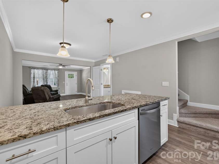 3919 Hemingway Drive, Hickory, NC 28601.  MLS# CAR4420022, YatesRealty ID 49333. 
