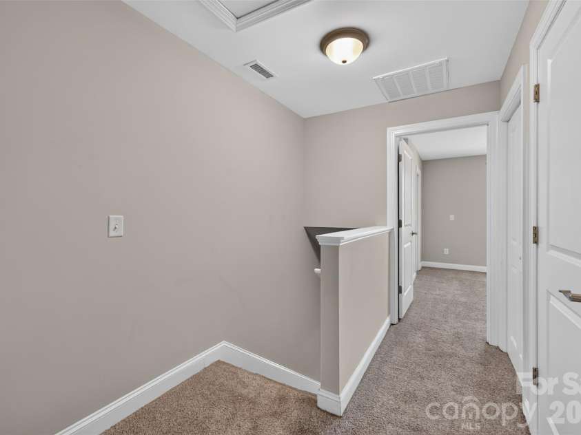 3919 Hemingway Drive, Hickory, NC 28601.  MLS# CAR4420022, YatesRealty ID 49333. 