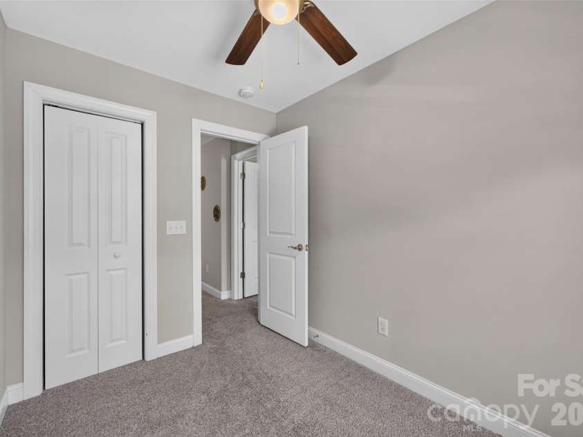 3919 Hemingway Drive, Hickory, NC 28601.  MLS# CAR4420022, YatesRealty ID 49333. 