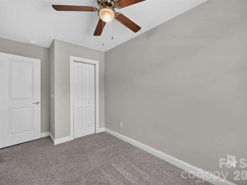 3919 Hemingway Drive, Hickory, NC 28601.  MLS# CAR4420022, YatesRealty ID 49333. 