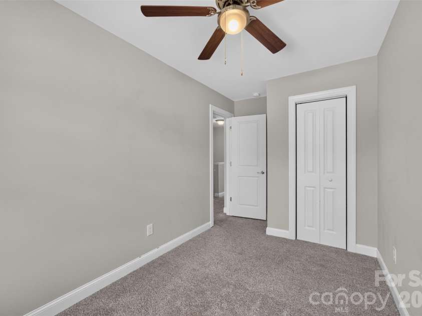3919 Hemingway Drive, Hickory, NC 28601.  MLS# CAR4420022, YatesRealty ID 49333. 