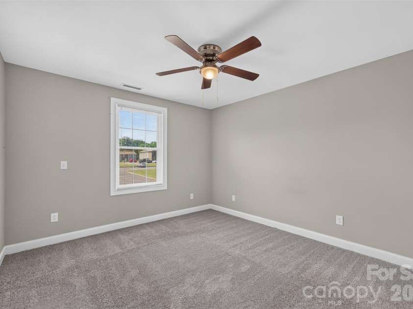 3919 Hemingway Drive, Hickory, NC 28601.  MLS# CAR4420022, YatesRealty ID 49333. 