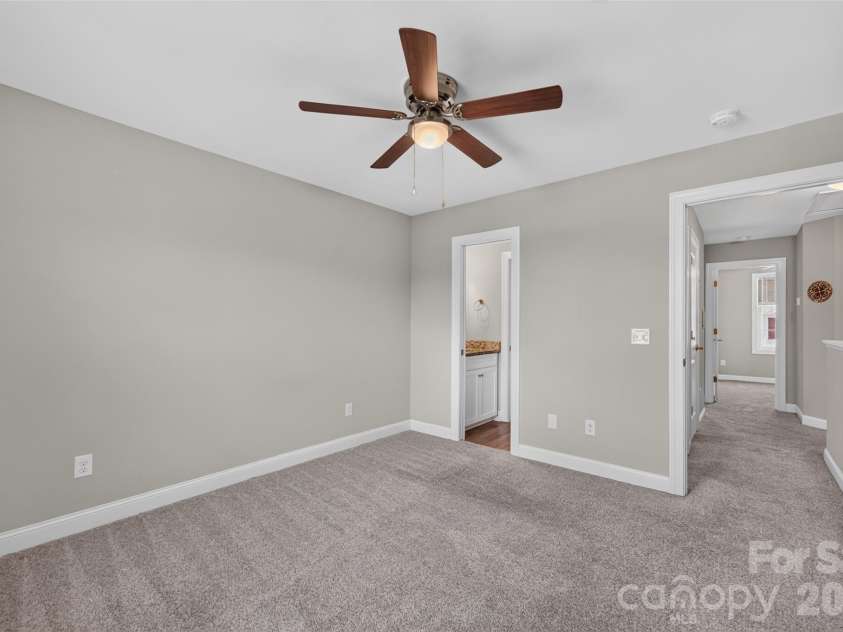 3919 Hemingway Drive, Hickory, NC 28601.  MLS# CAR4420022, YatesRealty ID 49333. 