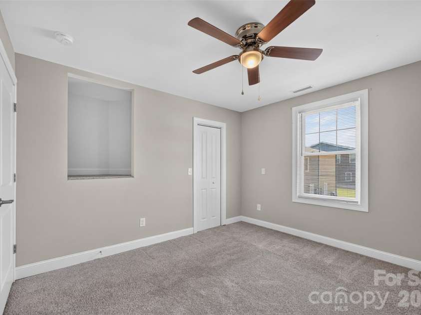3919 Hemingway Drive, Hickory, NC 28601.  MLS# CAR4420022, YatesRealty ID 49333. 