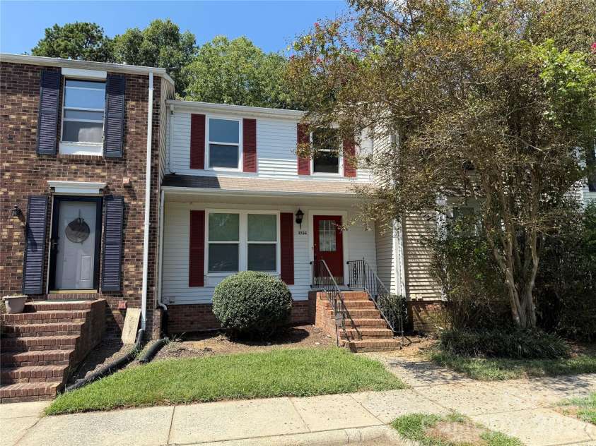 9762 Old Gate Drive, Matthews, NC 28105.  MLS# CAR4419453, YatesRealty ID 49334. 