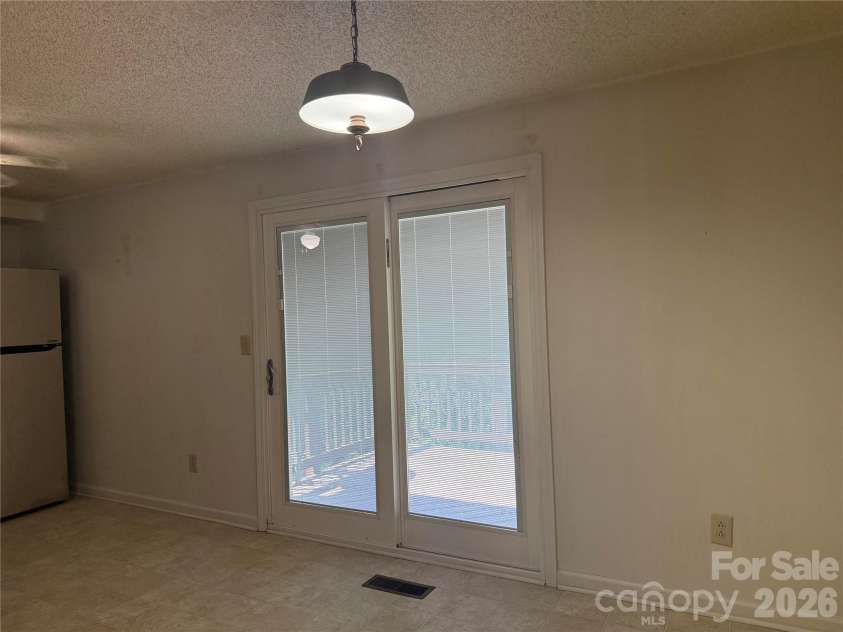 9762 Old Gate Drive, Matthews, NC 28105.  MLS# CAR4419453, YatesRealty ID 49334. 