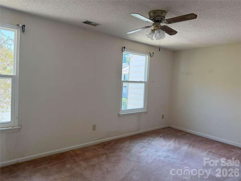 9762 Old Gate Drive, Matthews, NC 28105.  MLS# CAR4419453, YatesRealty ID 49334. 