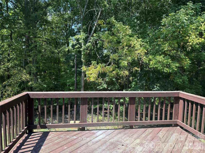 9762 Old Gate Drive, Matthews, NC 28105.  MLS# CAR4419453, YatesRealty ID 49334. 