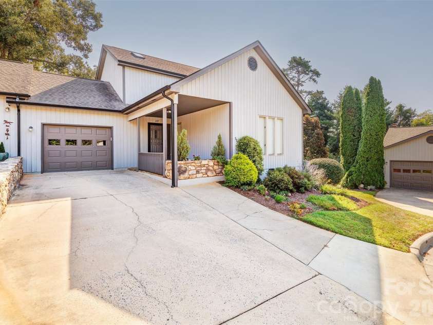 227 Kyfields Road, Weaverville, NC 28787.  MLS# CAR4421377, YatesRealty ID 49335. 
