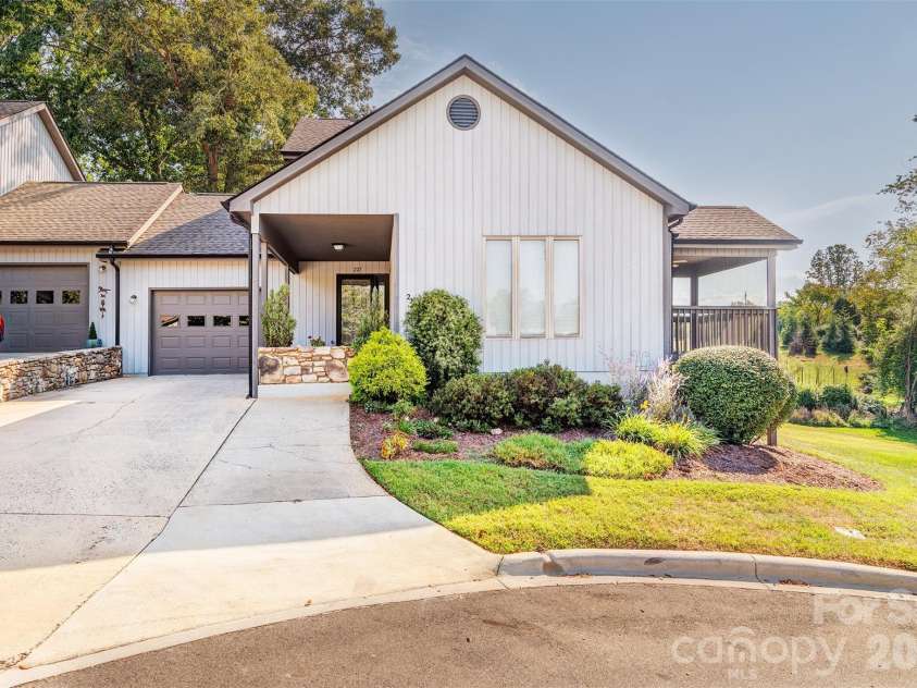 227 Kyfields Road, Weaverville, NC 28787.  MLS# CAR4421377, YatesRealty ID 49335. 