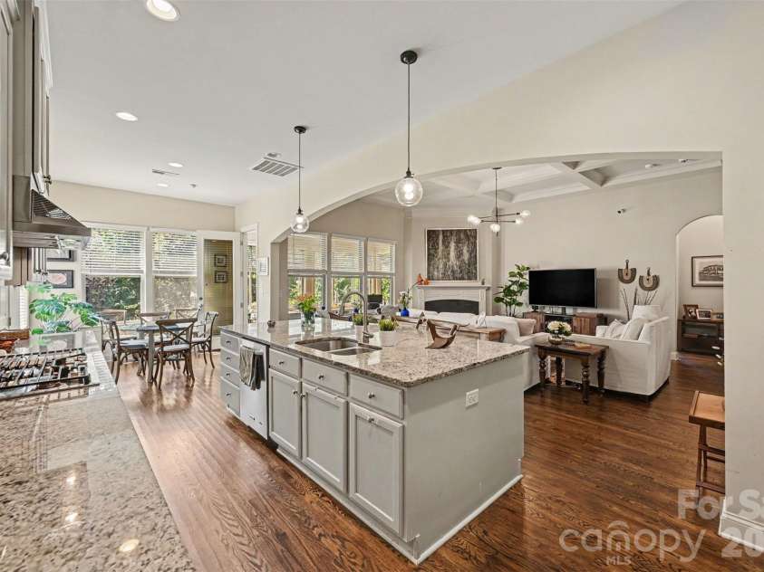 4106 Deer Track Court, Mint Hill, NC 28227.  MLS# CAR4418746, YatesRealty ID 49336. Kitchen