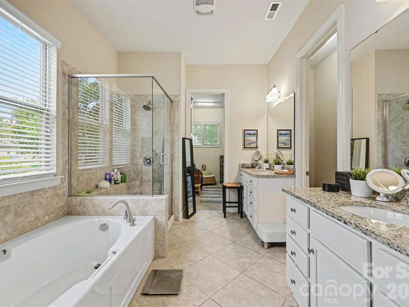 4106 Deer Track Court, Mint Hill, NC 28227.  MLS# CAR4418746, YatesRealty ID 49336. Main Bathroom