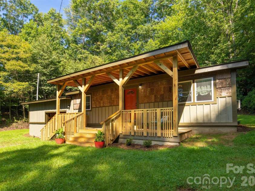 190 Hummingbird Lane, Fleetwood, NC 28626.  MLS# CAR4422390, YatesRealty ID 49339. 