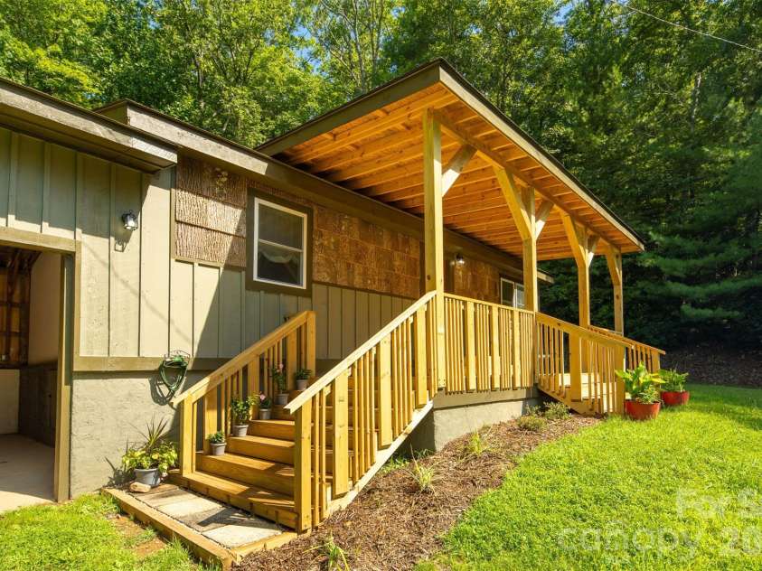 190 Hummingbird Lane, Fleetwood, NC 28626.  MLS# CAR4422390, YatesRealty ID 49339. 