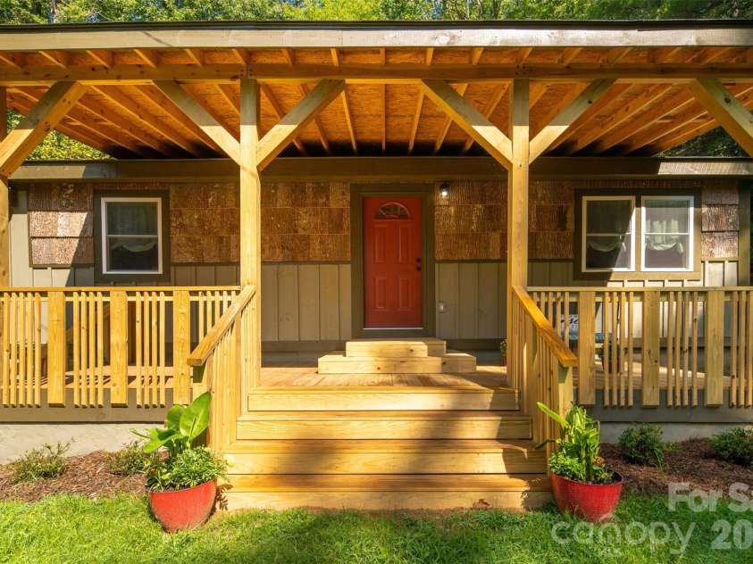 190 Hummingbird Lane, Fleetwood, NC 28626.  MLS# CAR4422390, YatesRealty ID 49339. 